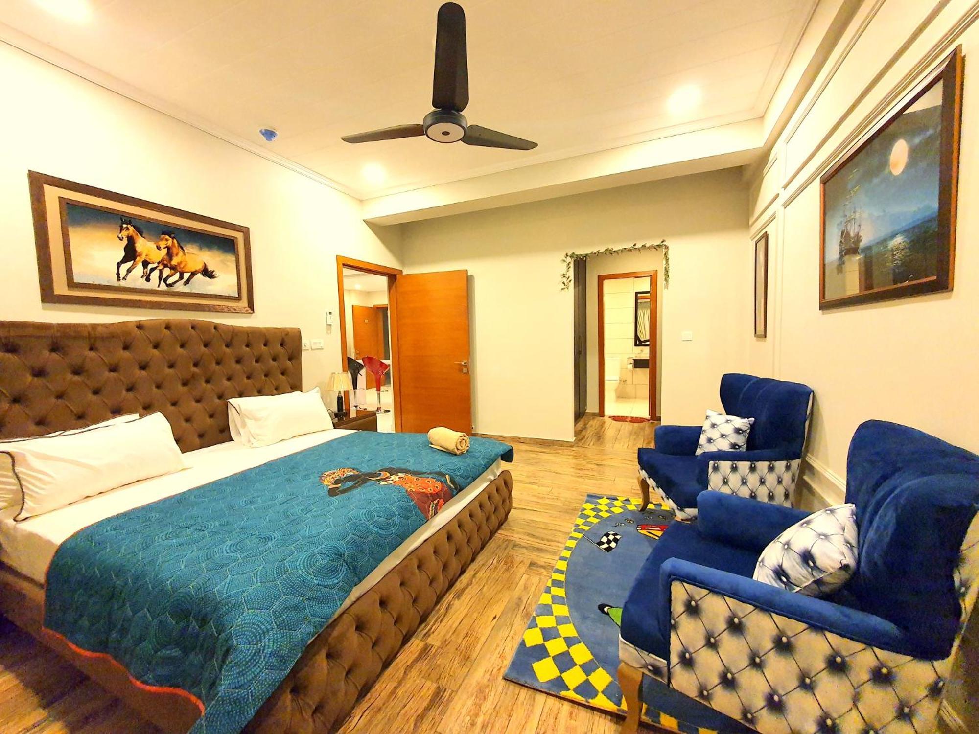 Luxurious Landing Apartments & Suites Bahria Town Rawalpindi Room photo